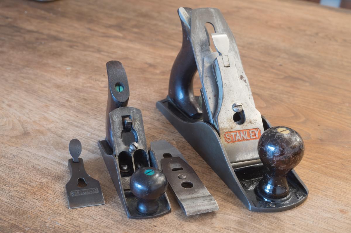 Disassembled the No 1 is pretty much the same as all the other early Stanley bench planes.