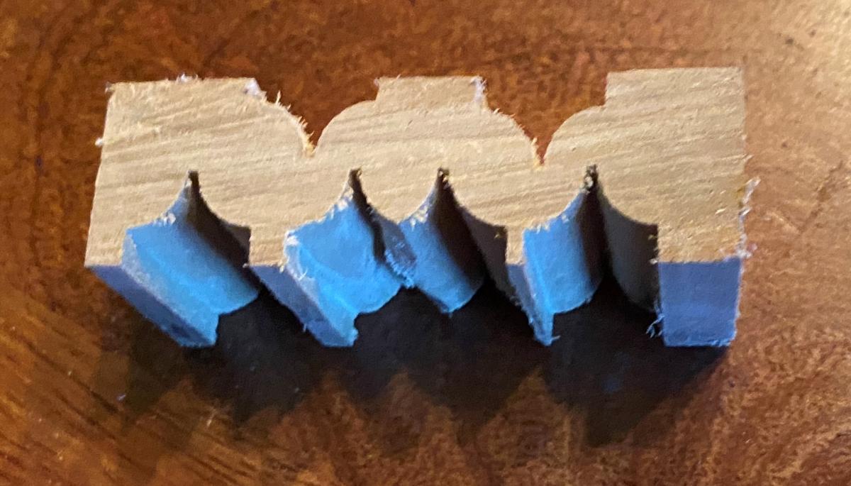Kinda cool but might be a bit too much. First attempt with a point cutting roundover bit from Whiteside.